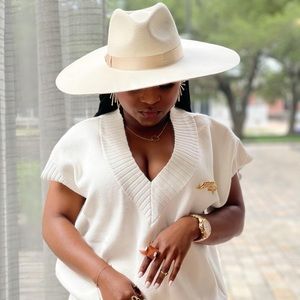 Meet your Posher, Clarisse